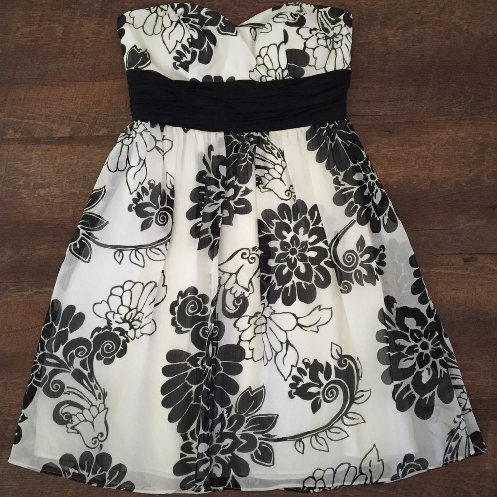 Black House White Market strapless dress